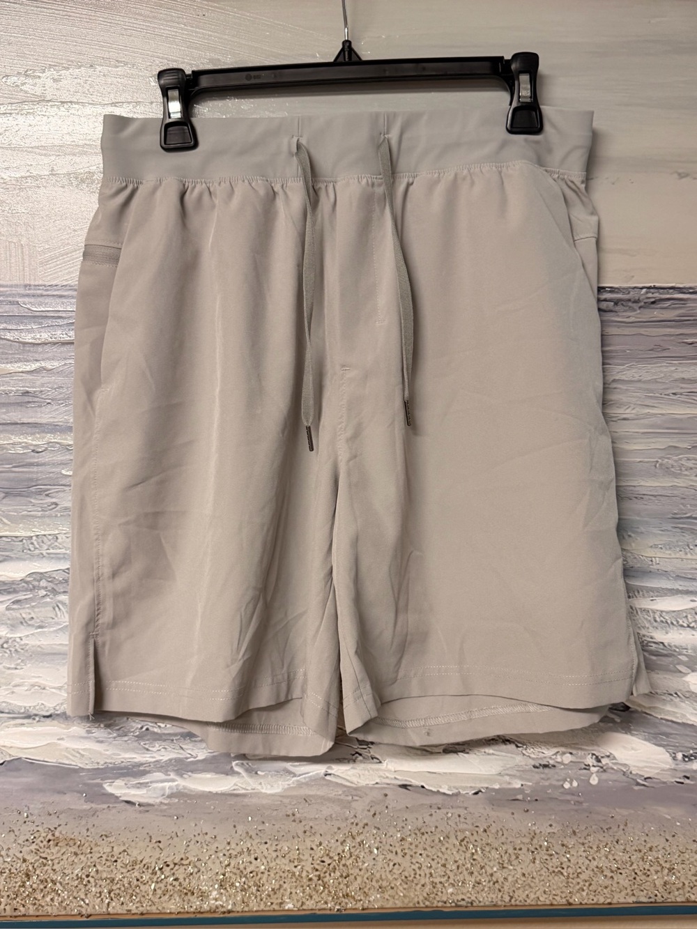 Men's Size Medium Light Gray Active Drawstring Shorts